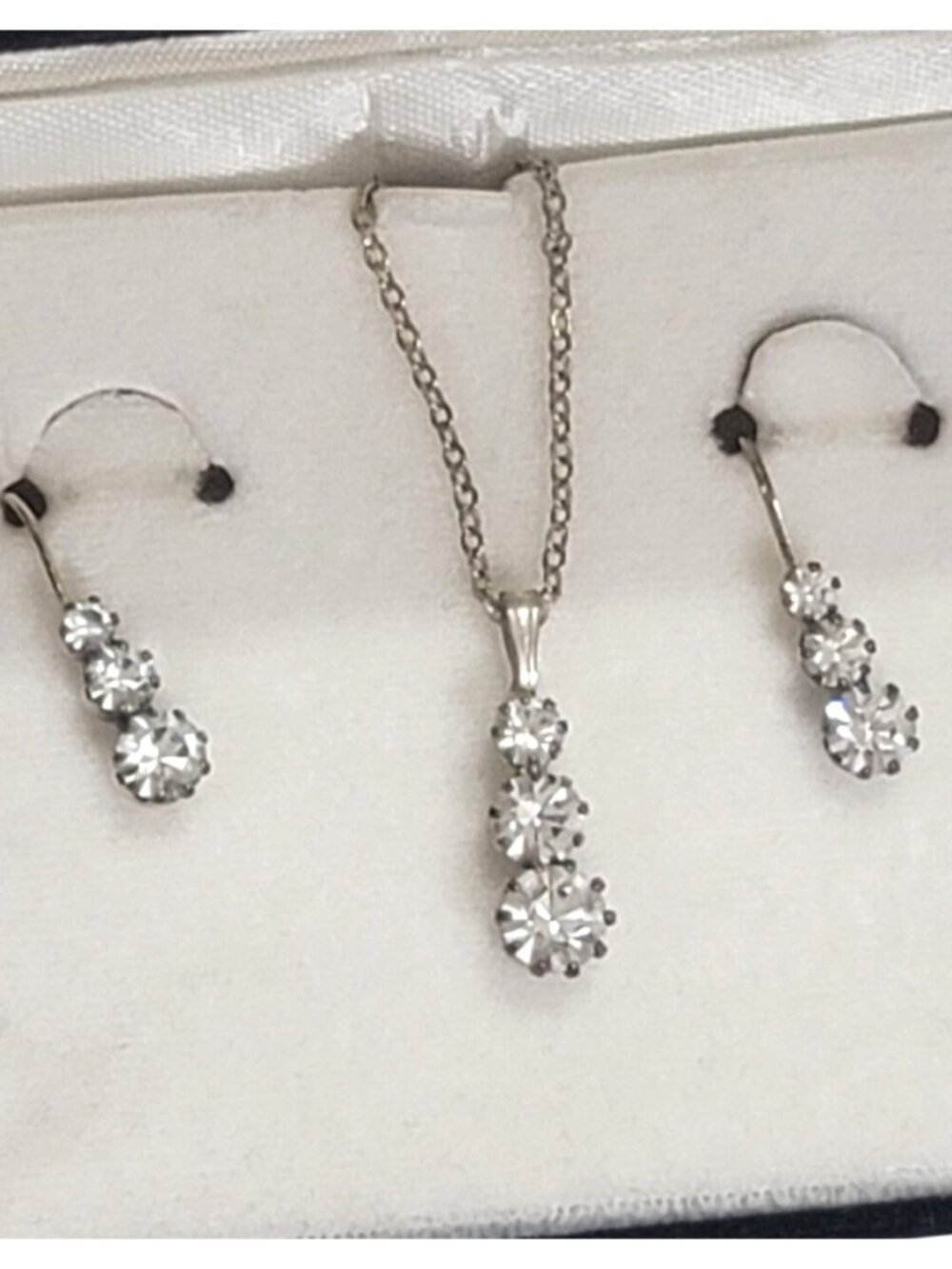 Necklace Earrings Set With Dangle Pendant & Round Crystals Silver Tone Jewelry I - Picture 5 of 6
